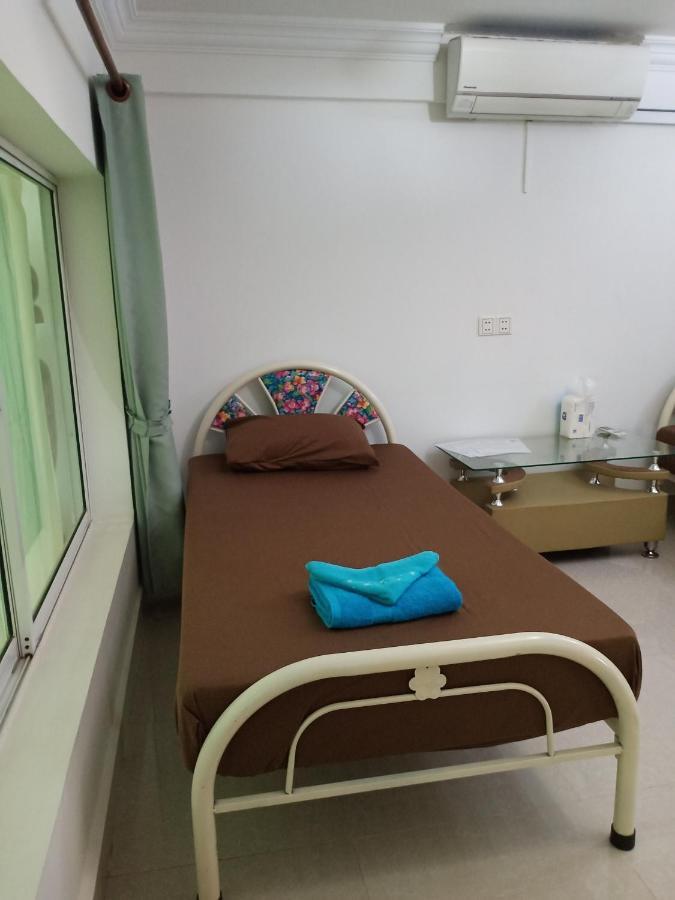Le Barang Steakhouse & Guesthouse Sihanoukville Buitenkant foto