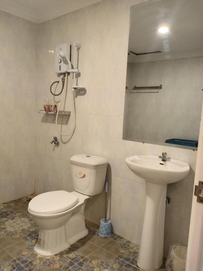Le Barang Steakhouse & Guesthouse Sihanoukville Buitenkant foto