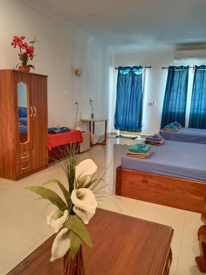 Le Barang Steakhouse & Guesthouse Sihanoukville Buitenkant foto