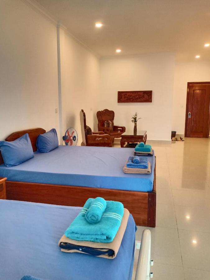 Le Barang Steakhouse & Guesthouse Sihanoukville Buitenkant foto