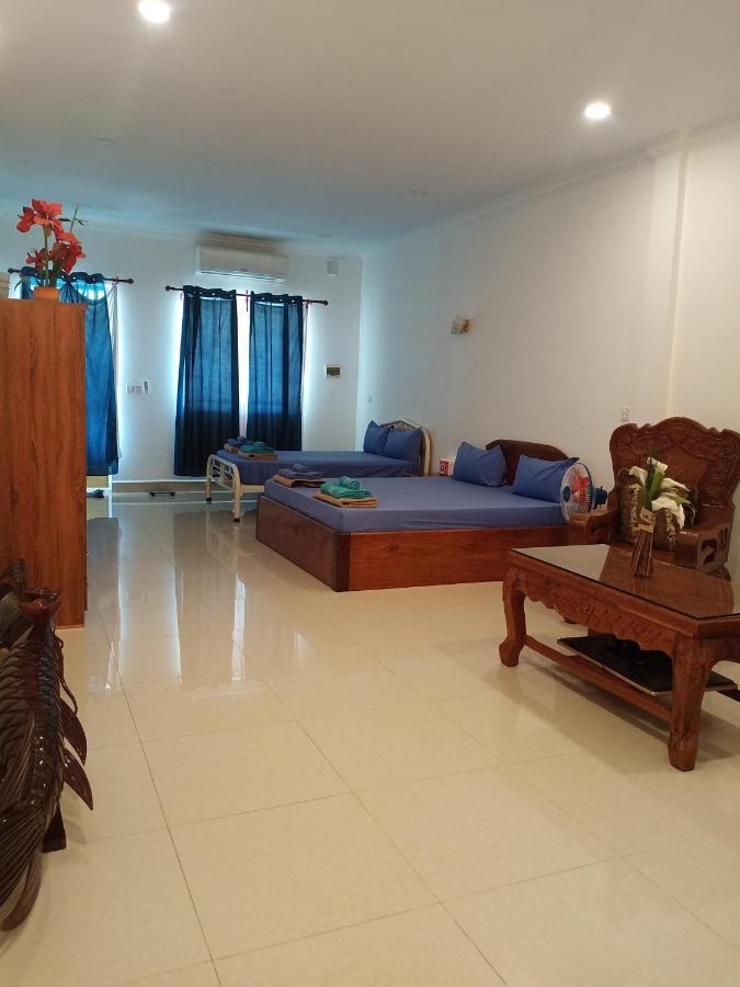 Le Barang Steakhouse & Guesthouse Sihanoukville Buitenkant foto