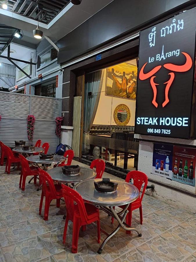 Le Barang Steakhouse & Guesthouse Sihanoukville Buitenkant foto