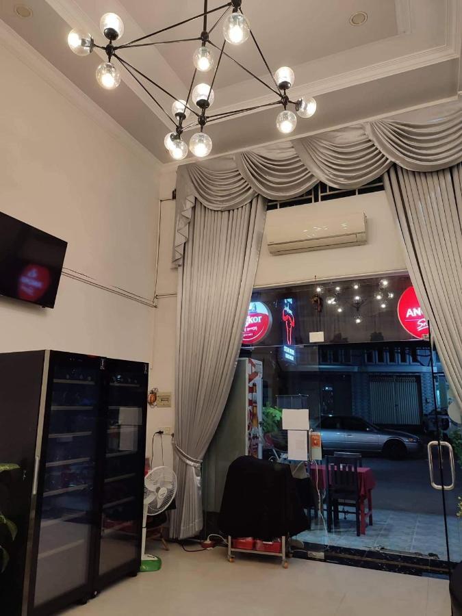 Le Barang Steakhouse & Guesthouse Sihanoukville Buitenkant foto