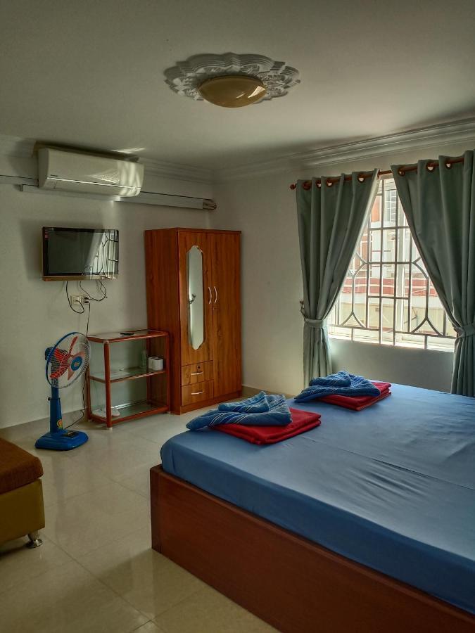 Le Barang Steakhouse & Guesthouse Sihanoukville Buitenkant foto